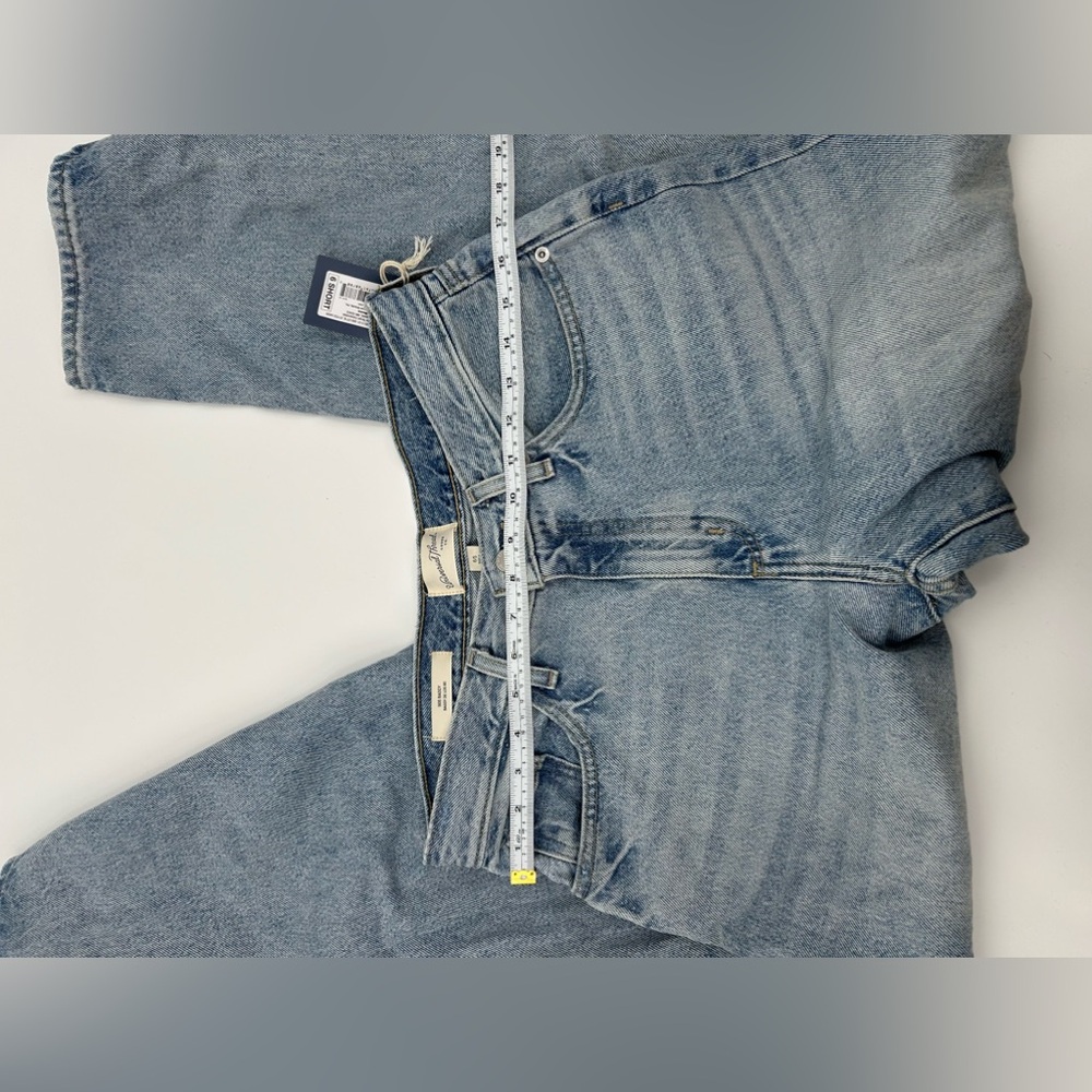 Universal Thread Light Wash Straight Leg Ripped Jeans - Picture 5 of 6